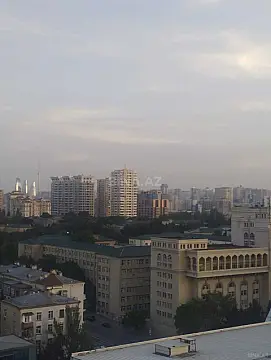 Satılır 4 otaqlı mənzil 164 m²