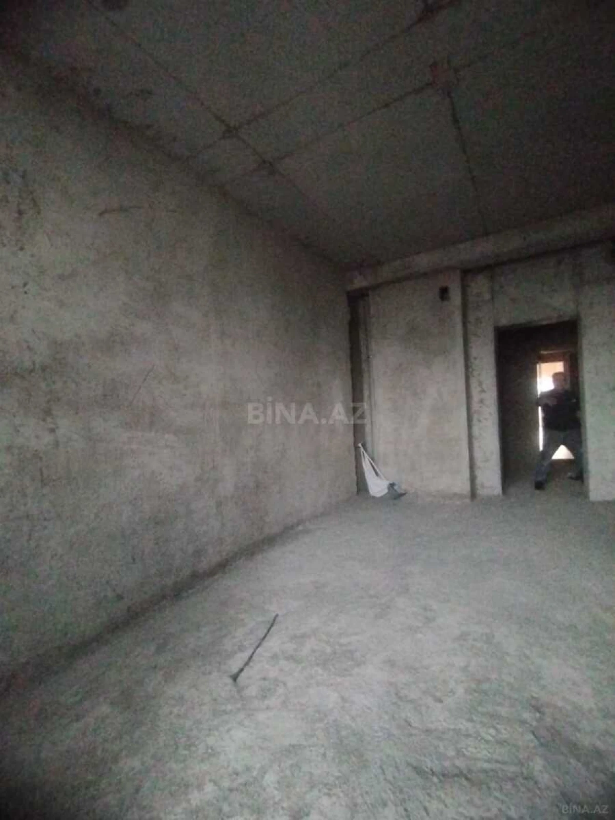 Satılır 4 otaqlı mənzil 164 m²