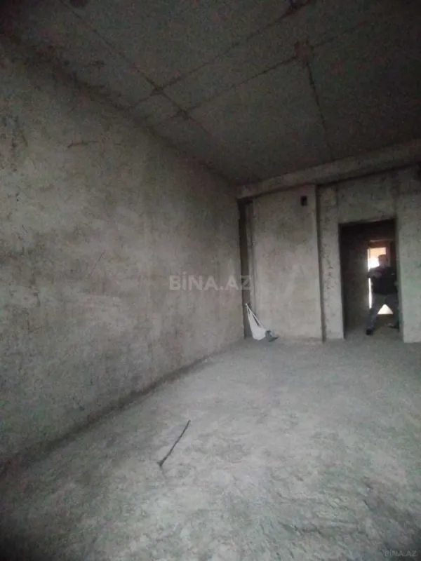 Satılır 4 otaqlı mənzil 164 m²