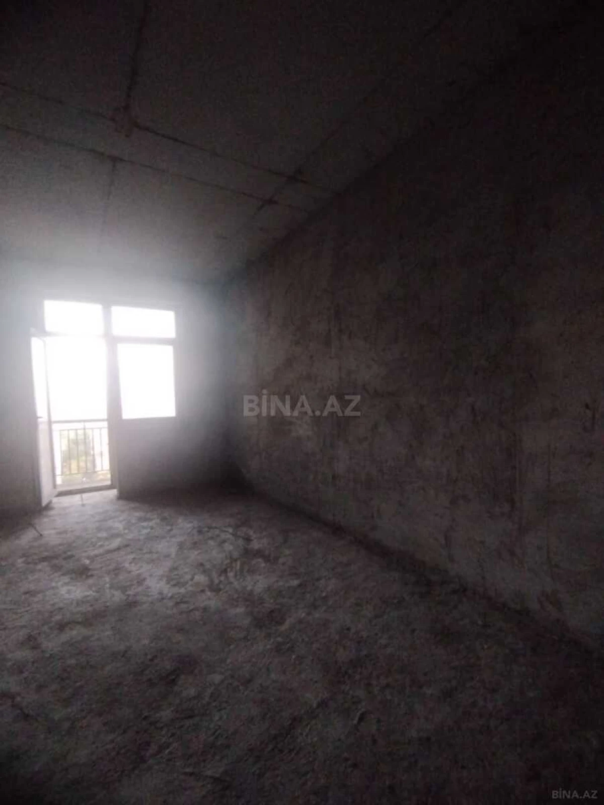 Satılır 4 otaqlı mənzil 164 m²