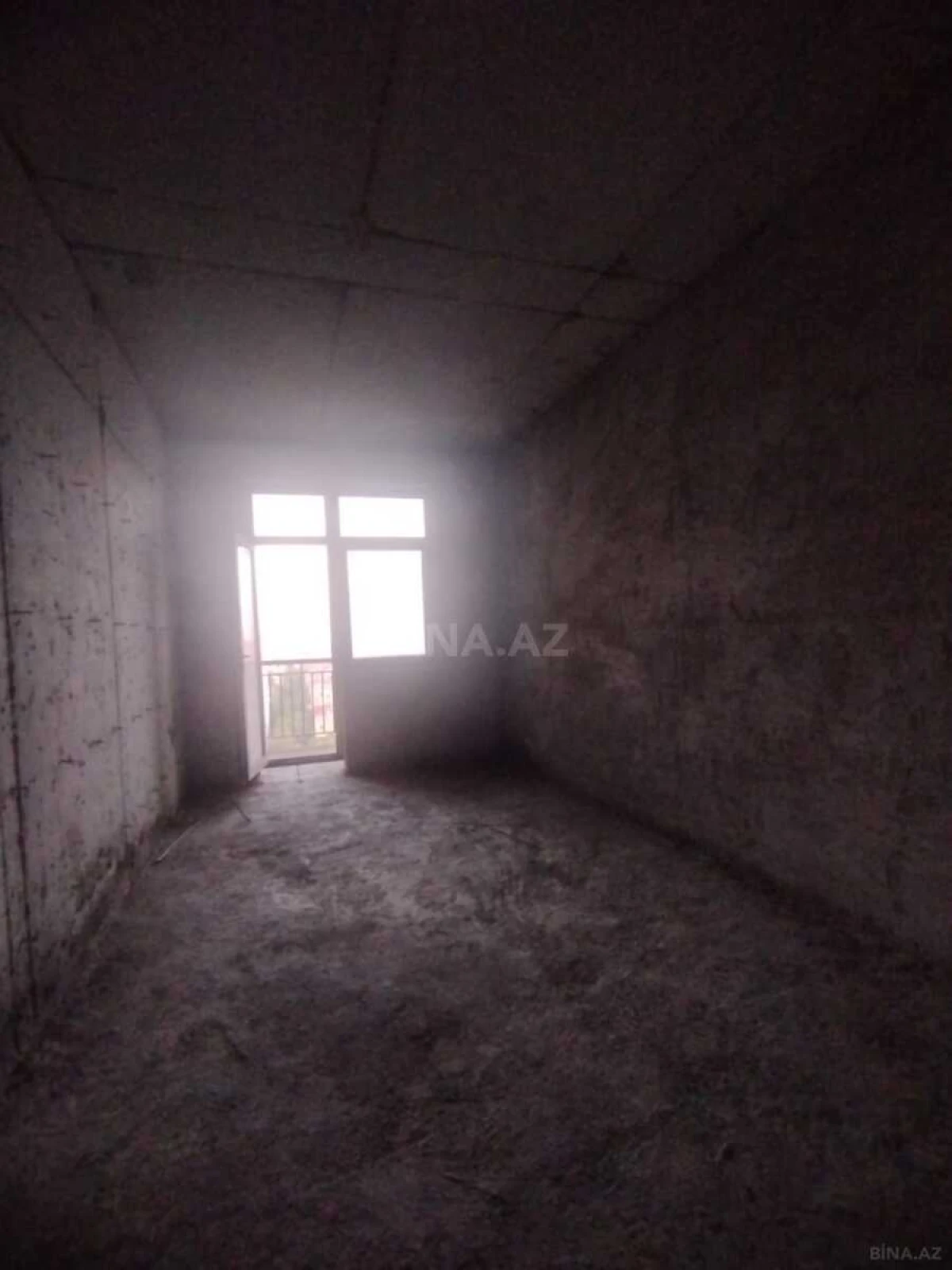 Satılır 4 otaqlı mənzil 164 m²