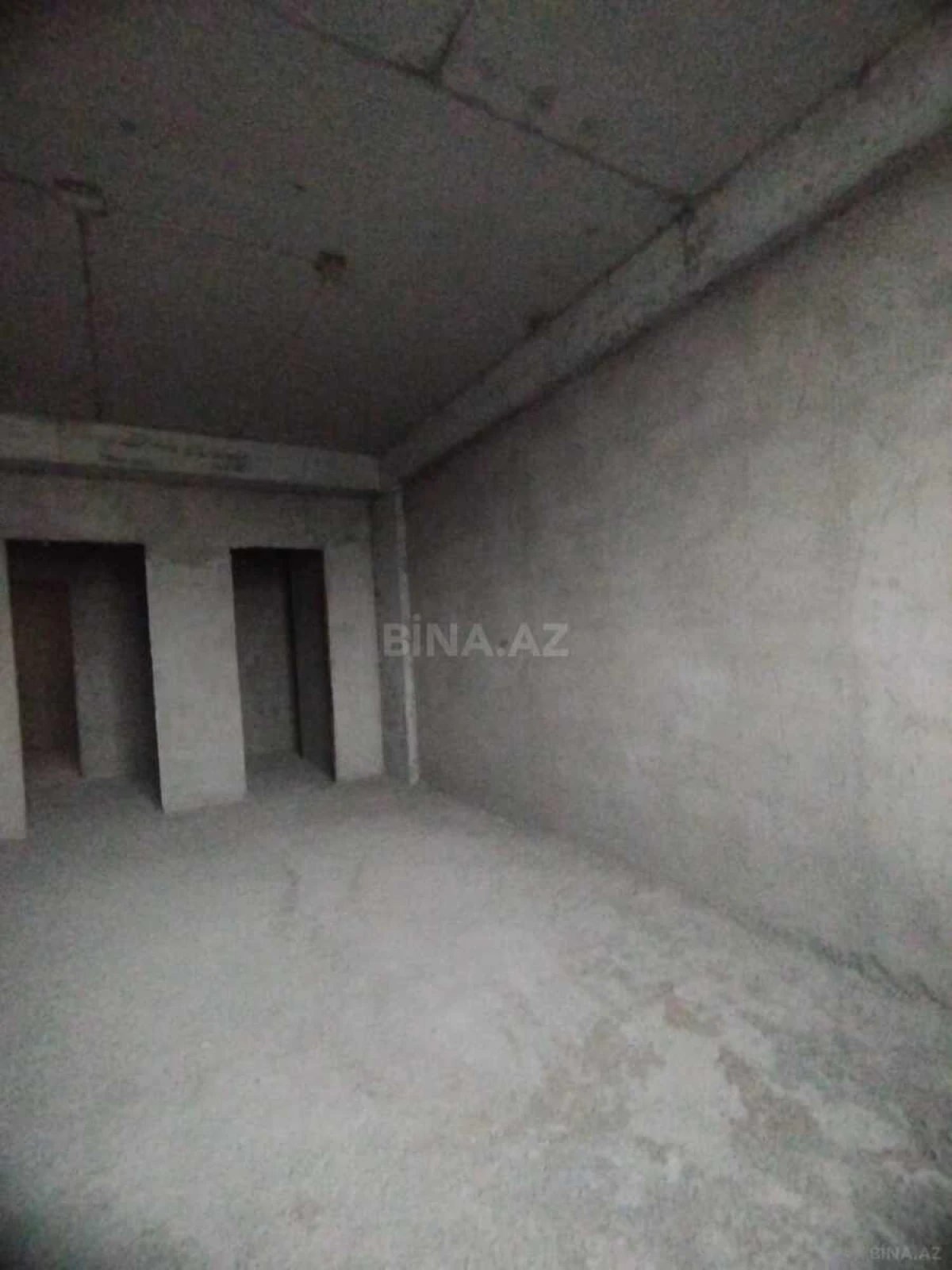 Satılır 4 otaqlı mənzil 164 m²