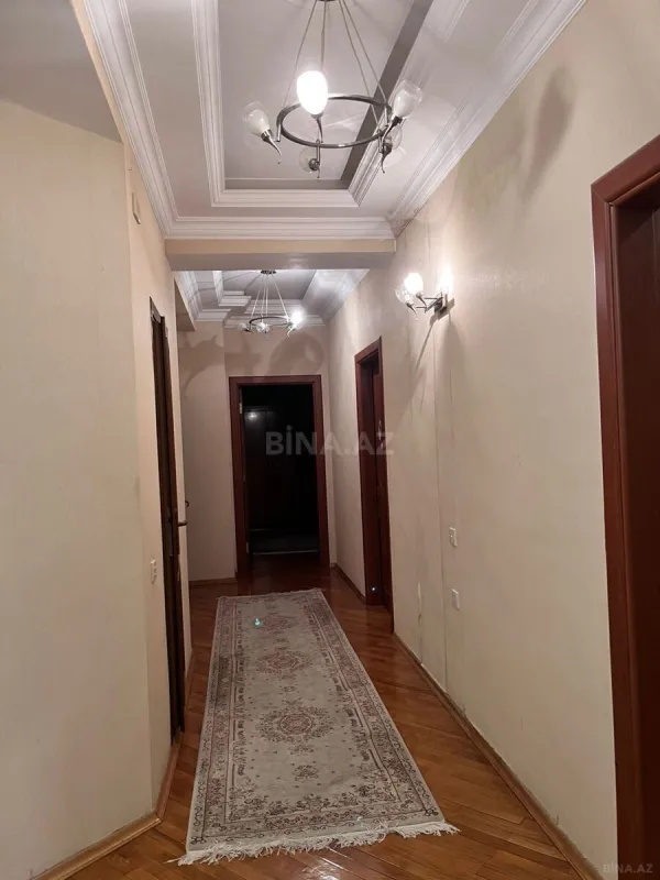 Satılır 4 otaqlı mənzil 198 m²