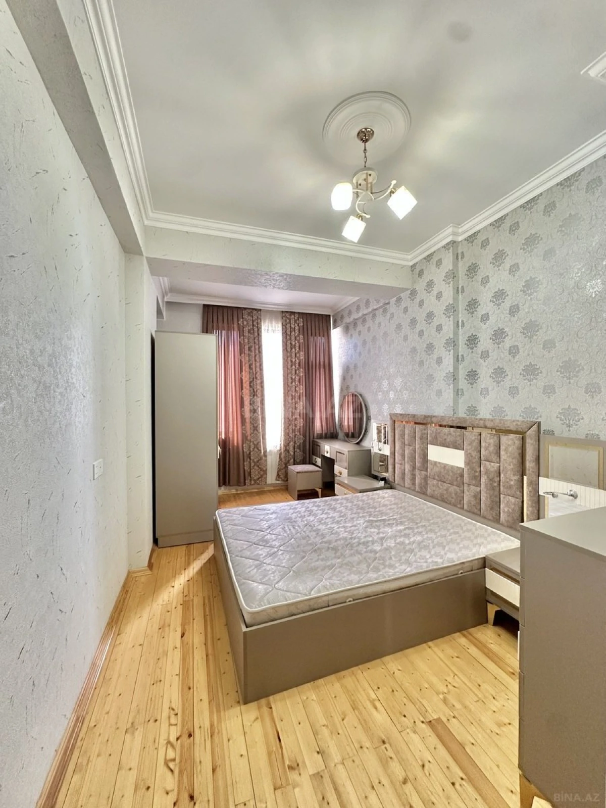 Satılır 2 otaqlı mənzil 75 m²