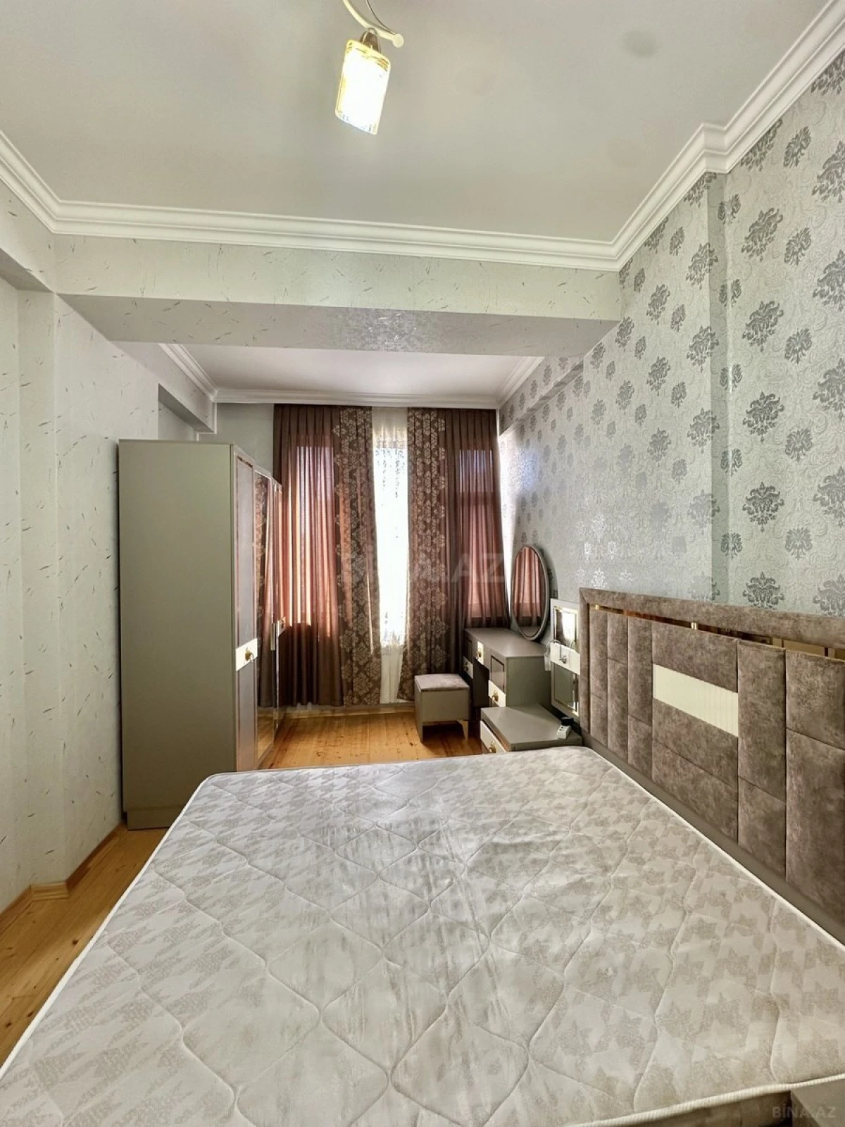 Satılır 2 otaqlı mənzil 75 m²
