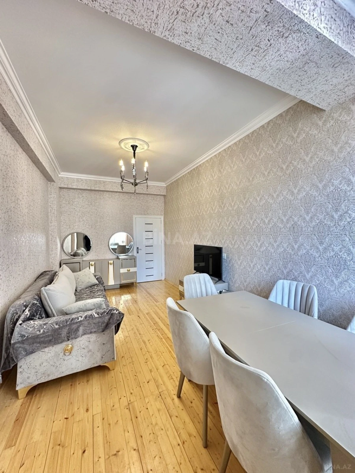 Satılır 2 otaqlı mənzil 75 m²