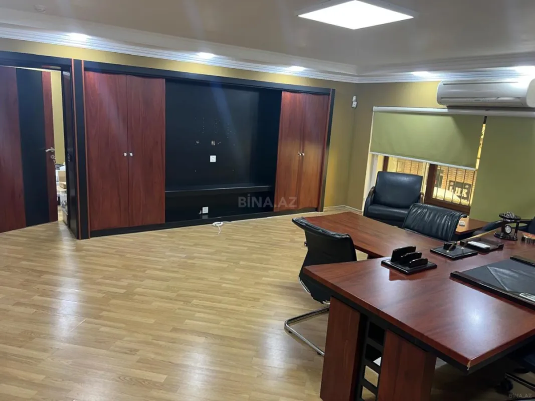 Satılır obyekt 330 m²