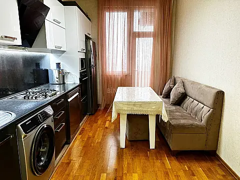 Satılır 2 otaqlı mənzil 70 m²