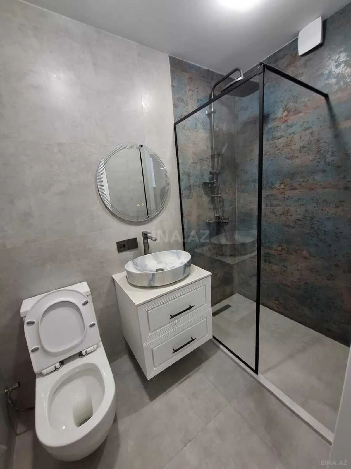 Satılır 2 otaqlı mənzil 73 m²
