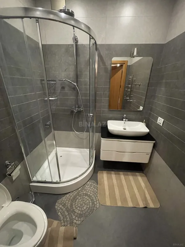 Kirayə verilir 3 otaqlı mənzil 181 m²