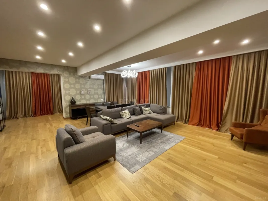 Kirayə verilir 3 otaqlı mənzil 181 m²