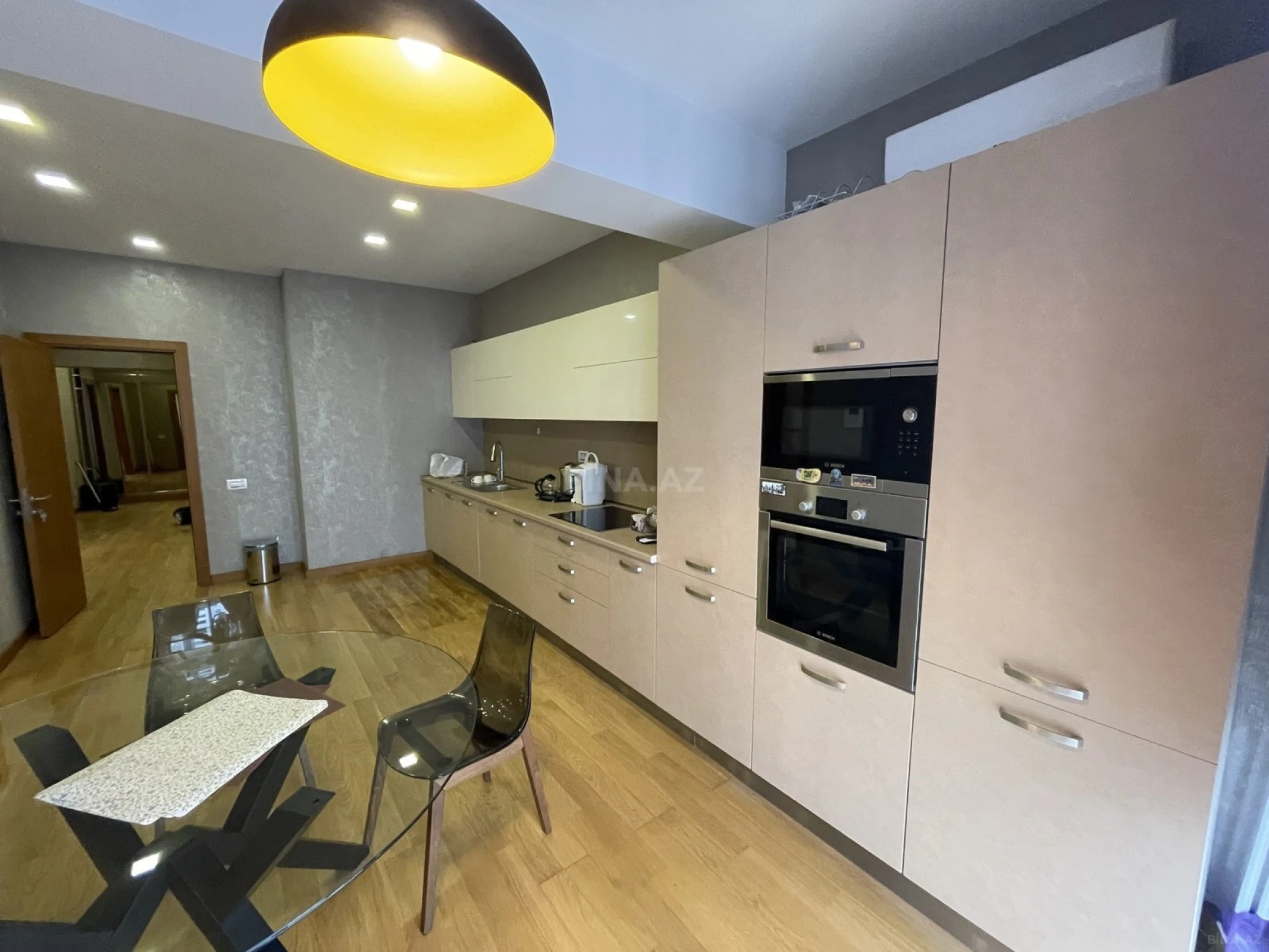 Kirayə verilir 3 otaqlı mənzil 181 m²