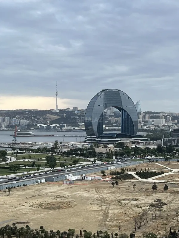 Kirayə verilir 3 otaqlı mənzil 181 m²