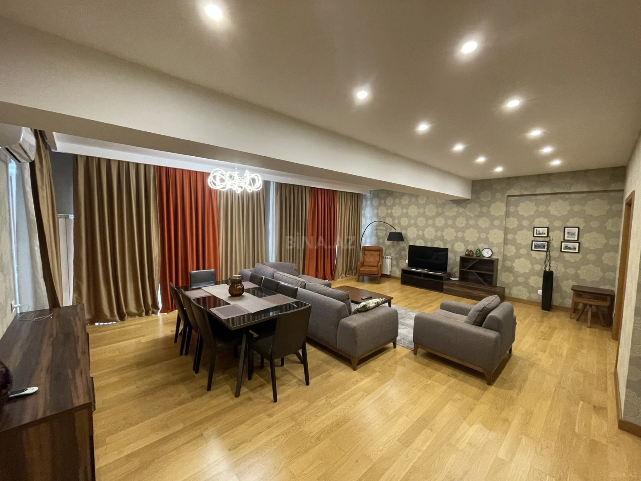 Kirayə verilir 3 otaqlı mənzil 181 m²