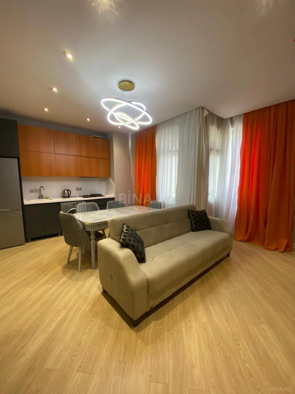 Kirayə verilir 3 otaqlı mənzil 85 m²