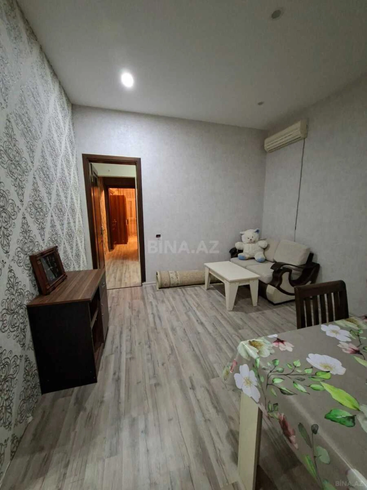 Kirayə verilir 2 otaqlı mənzil 70 m²