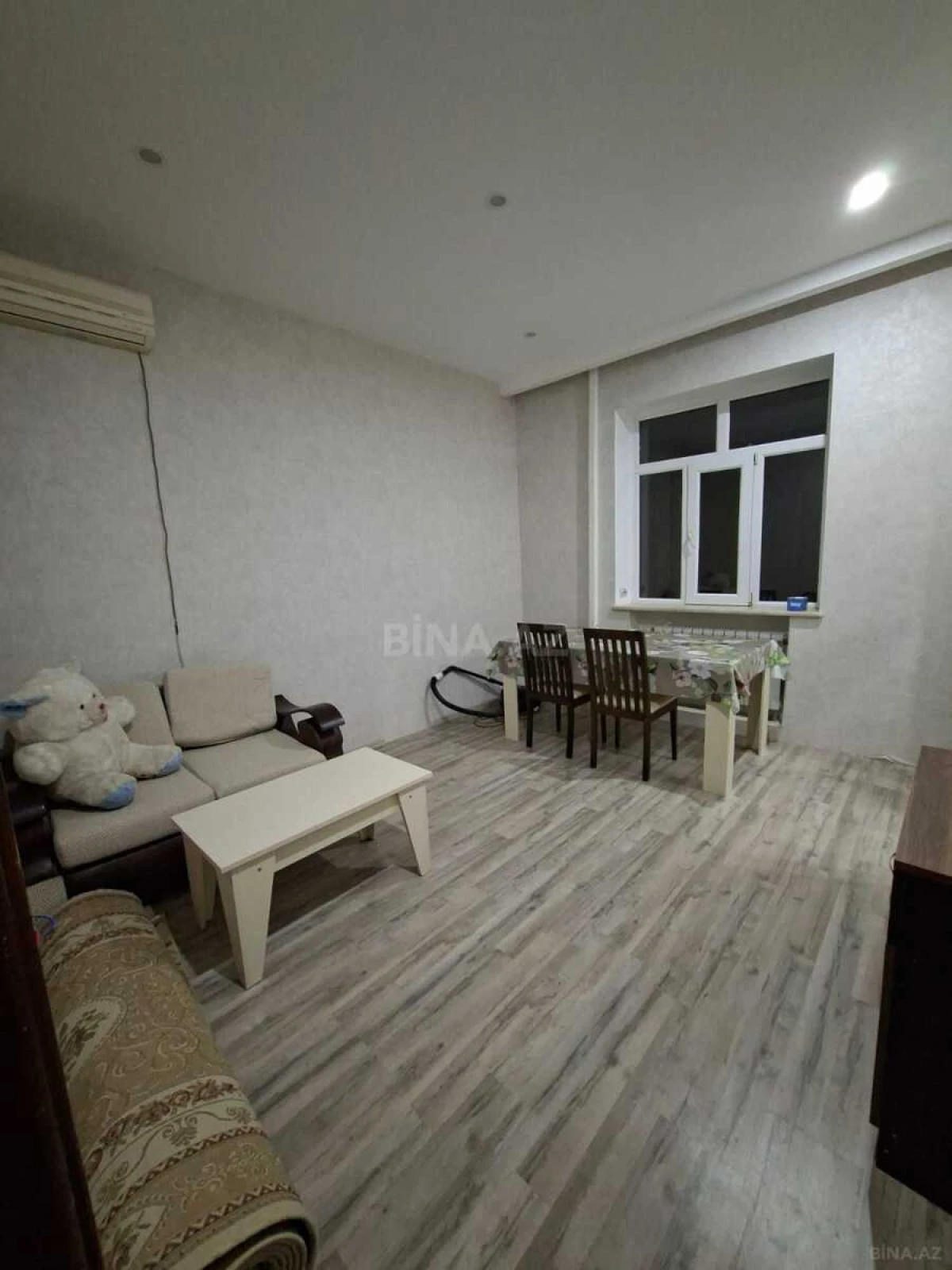 Kirayə verilir 2 otaqlı mənzil 70 m²