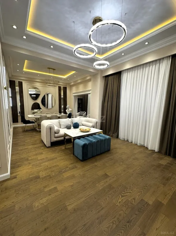 Satılır 4 otaqlı mənzil 211 m²
