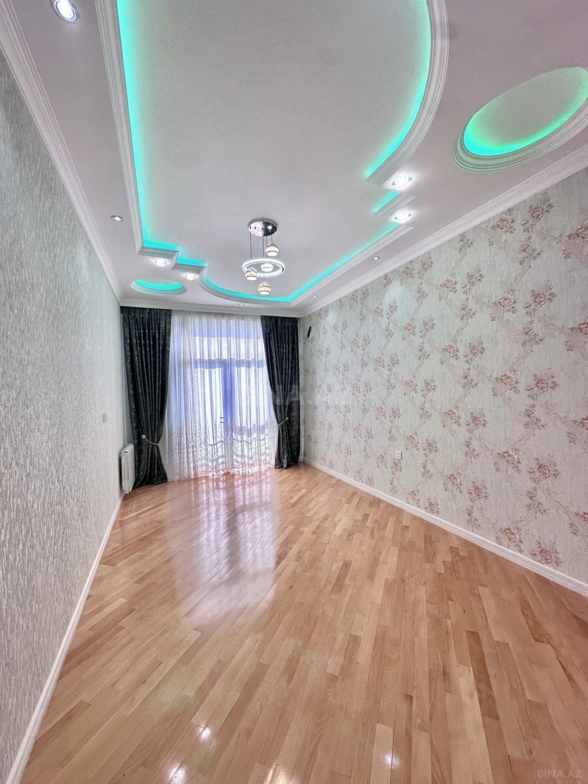 Satılır 3 otaqlı mənzil 104 m²