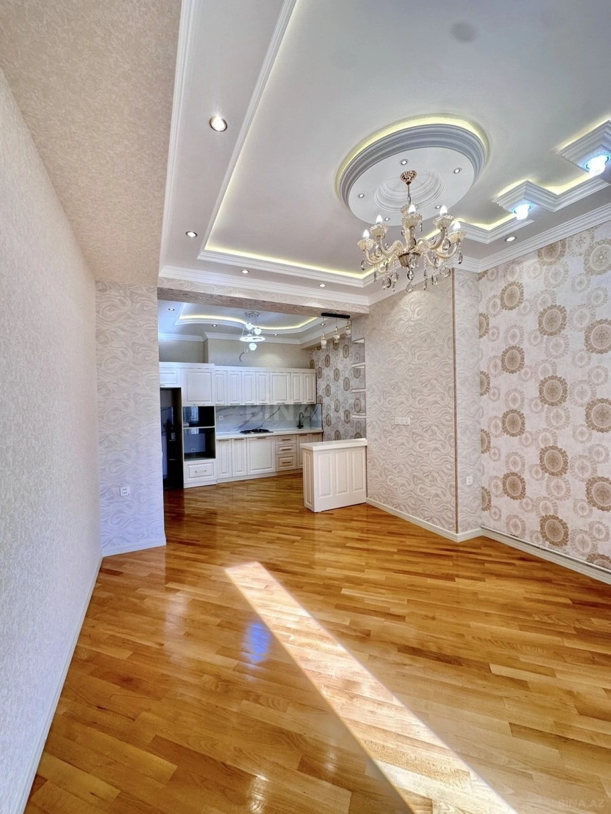 Satılır 3 otaqlı mənzil 104 m²