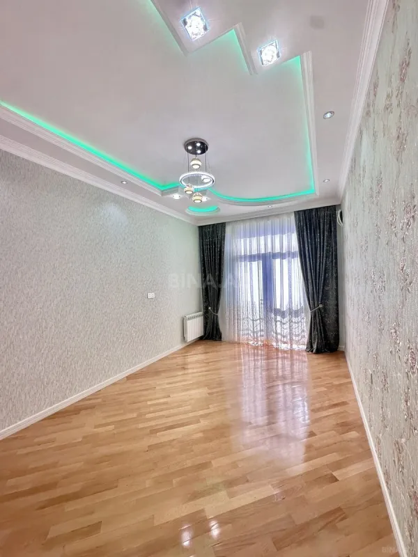 Satılır 3 otaqlı mənzil 104 m²