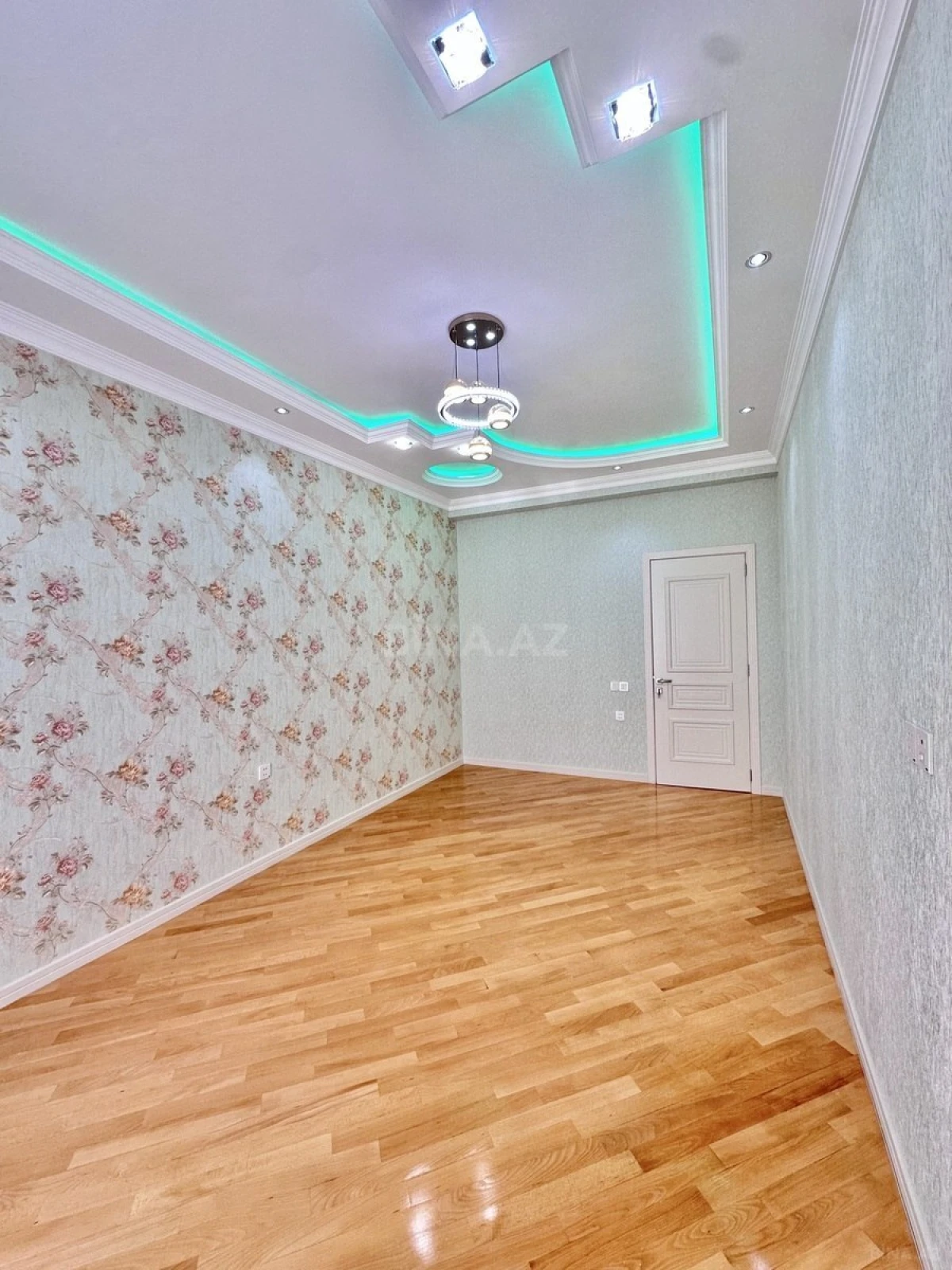 Satılır 3 otaqlı mənzil 104 m²