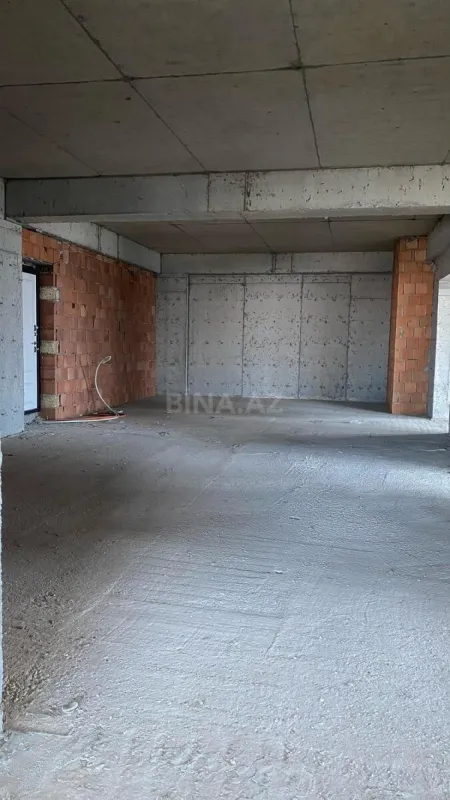 Satılır 4 otaqlı mənzil 240.5 m²