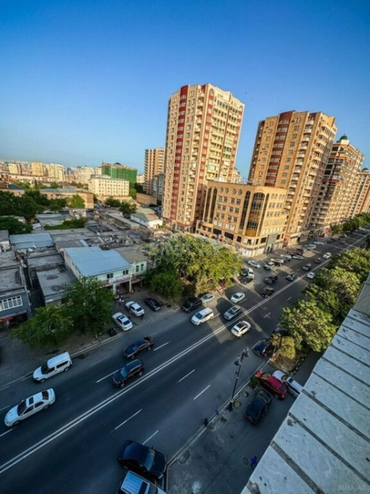 Satılır 4 otaqlı mənzil 214 m²