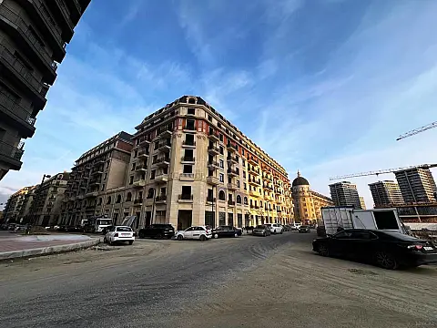 Satılır 3 otaqlı mənzil 130 m²