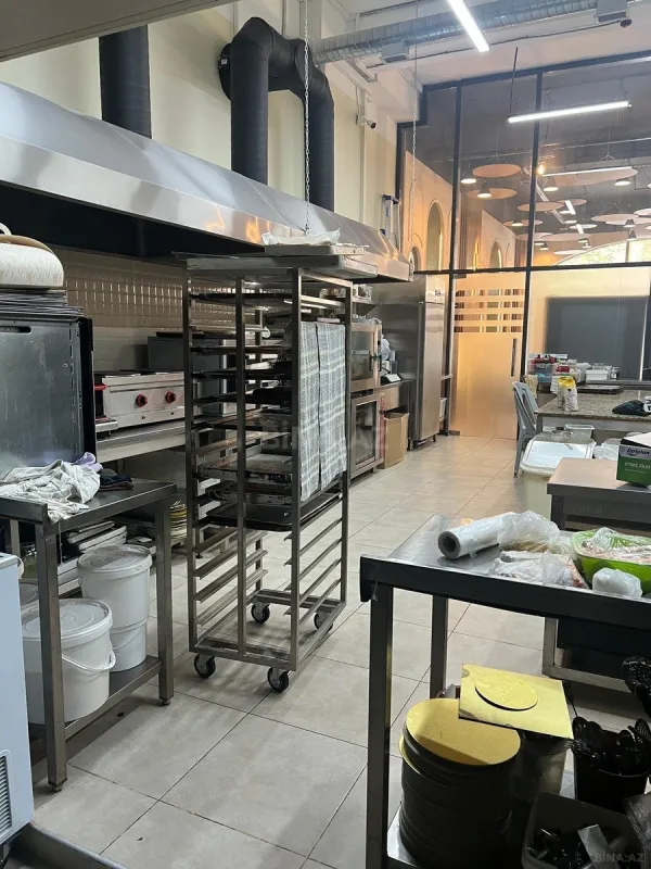 Satılır obyekt 135 m²