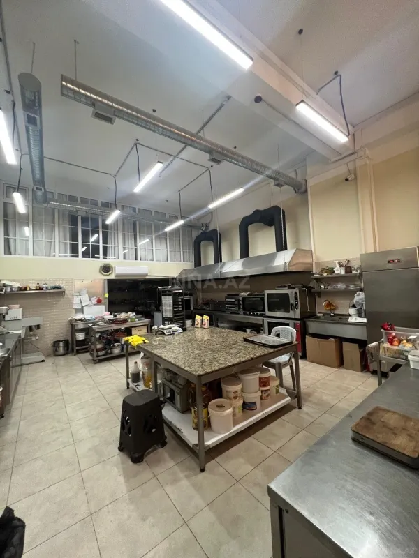 Satılır obyekt 135 m²