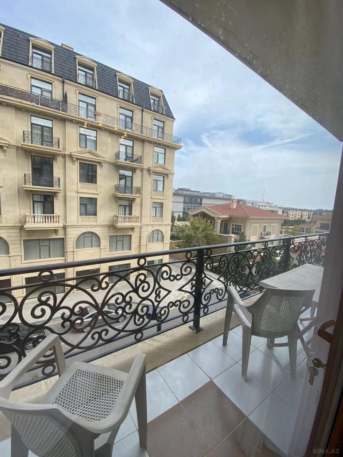 Kirayə verilir 3 otaqlı mənzil 130 m²