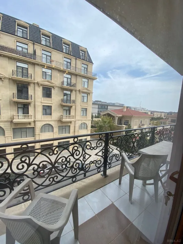 Kirayə verilir 3 otaqlı mənzil 130 m²