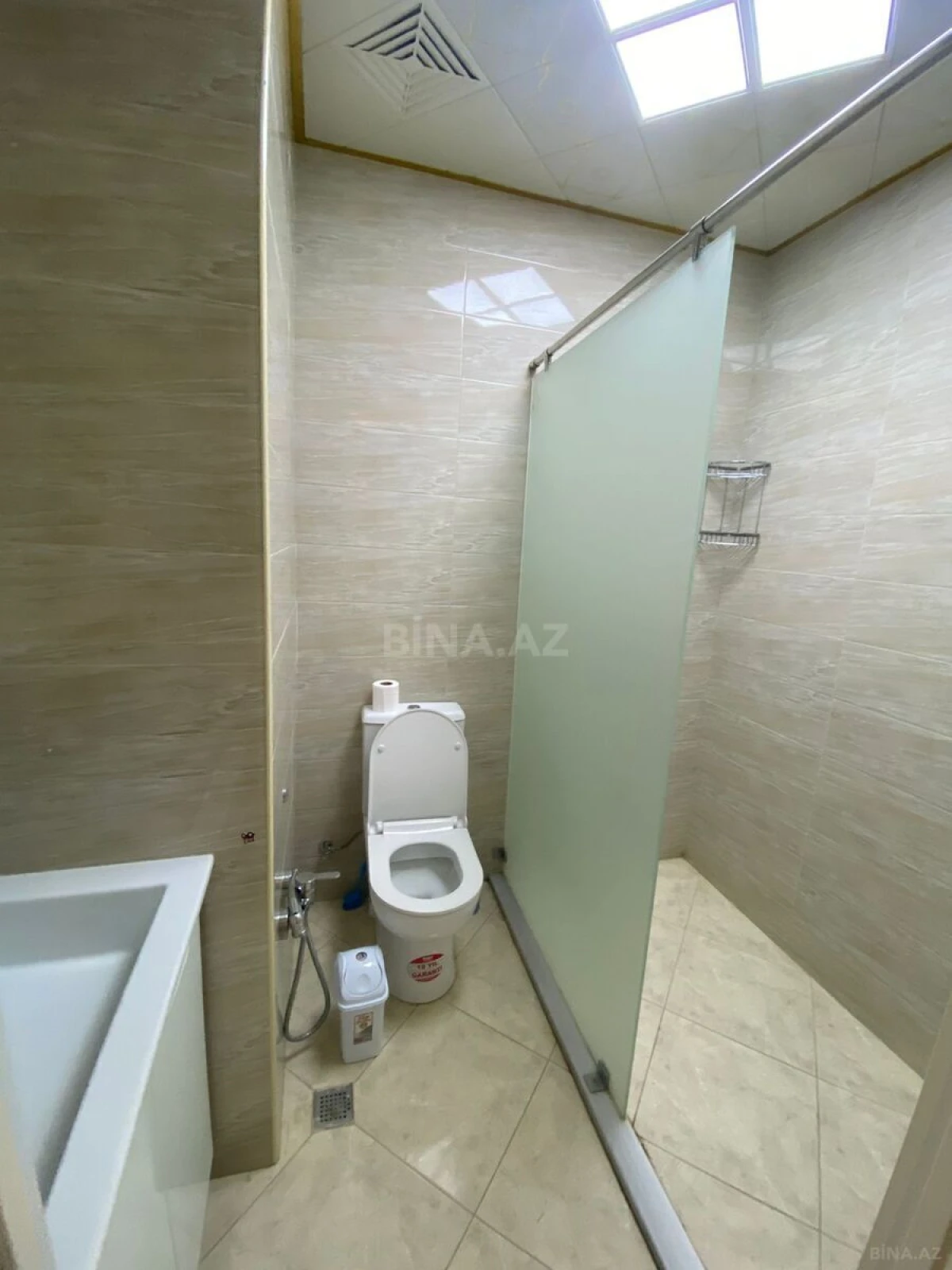 Kirayə verilir 3 otaqlı mənzil 130 m²