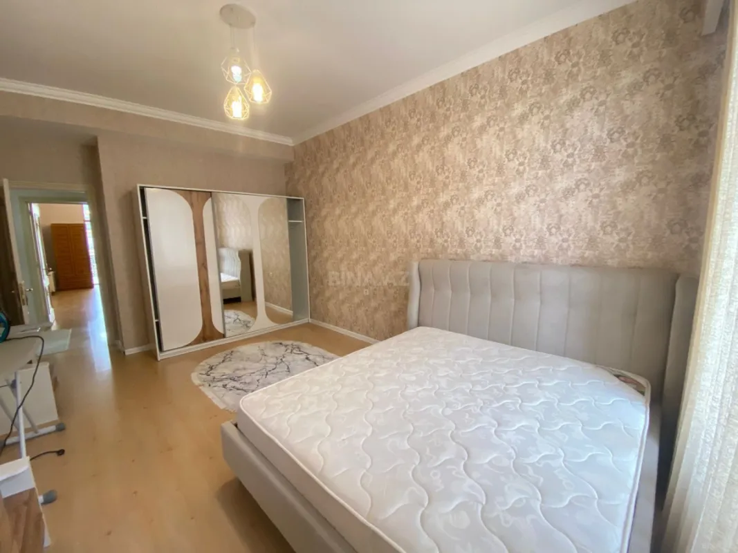 Kirayə verilir 3 otaqlı mənzil 130 m²