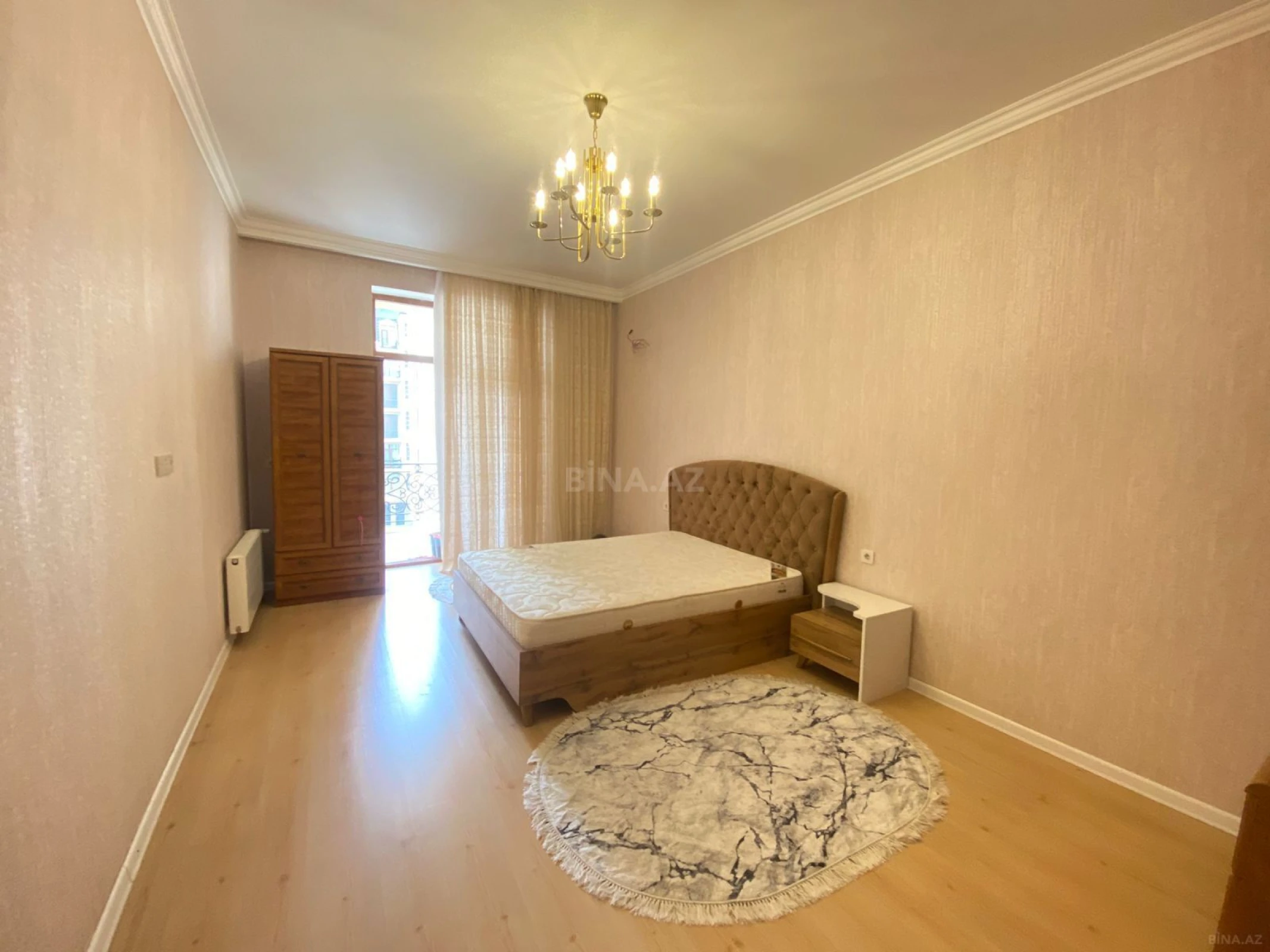 Kirayə verilir 3 otaqlı mənzil 130 m²