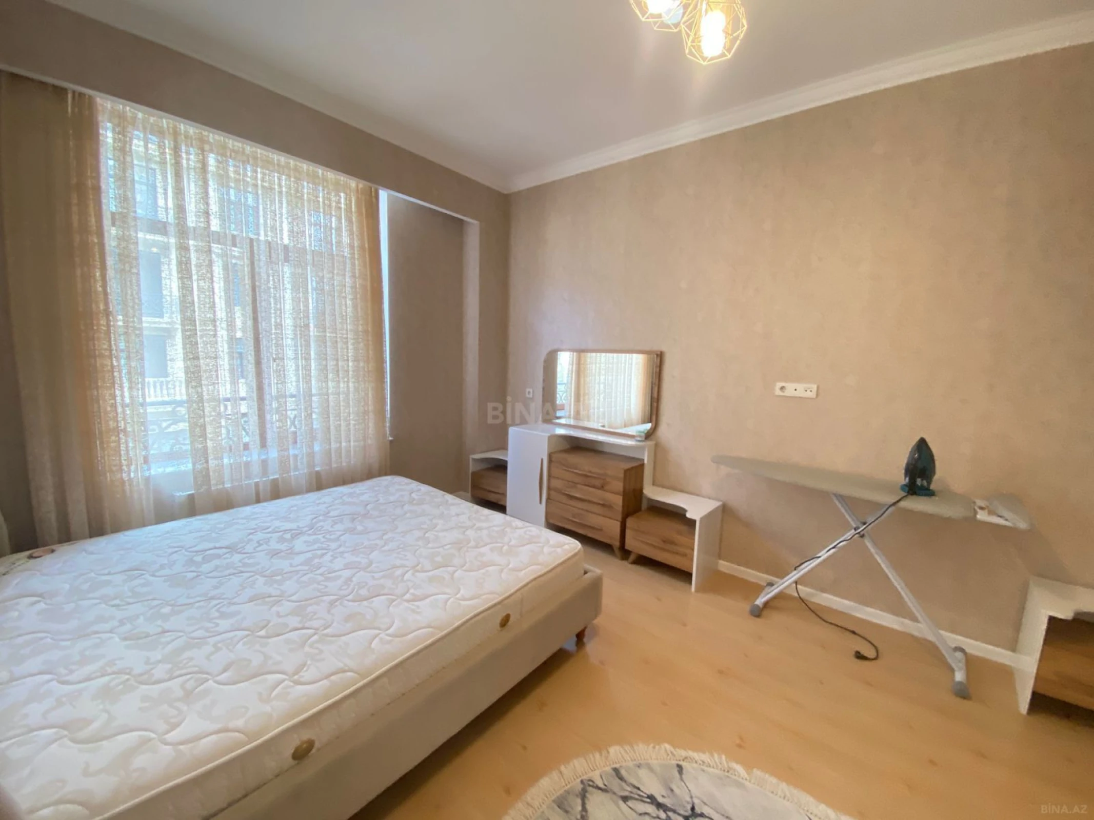 Kirayə verilir 3 otaqlı mənzil 130 m²