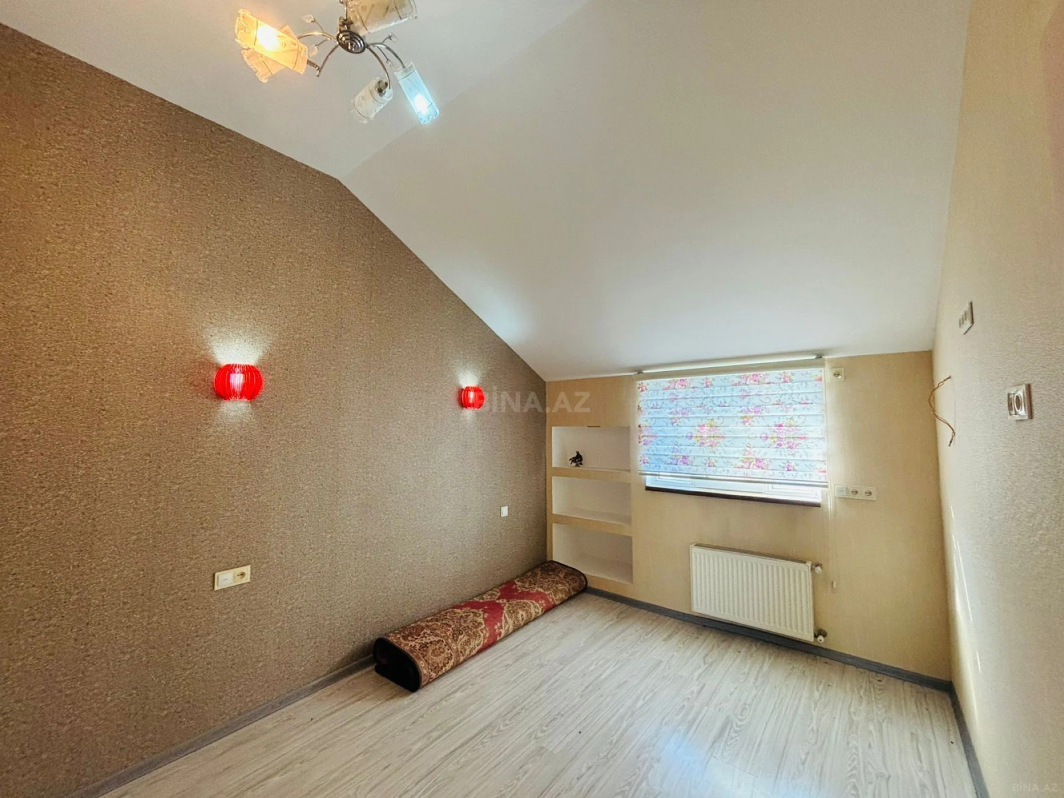 Satılır 6 otaqlı həyət evi 100 m²