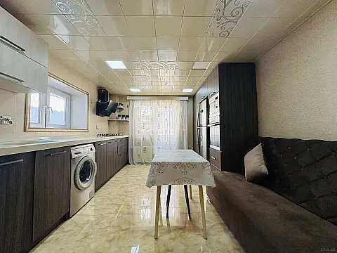 Satılır 6 otaqlı həyət evi 100 m²