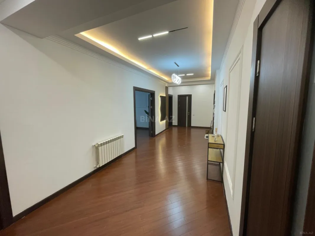 Kirayə verilir 3 otaqlı mənzil 150 m²