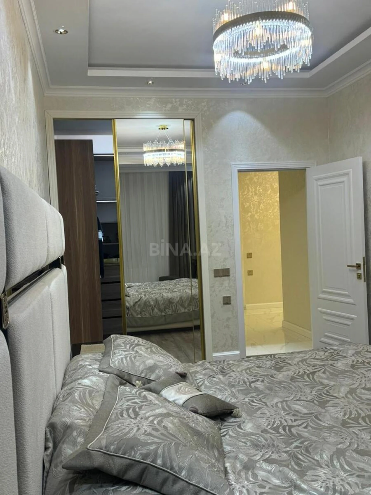 Satılır 3 otaqlı mənzil 106 m²