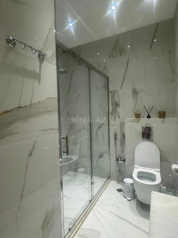 Satılır 3 otaqlı mənzil 106 m²