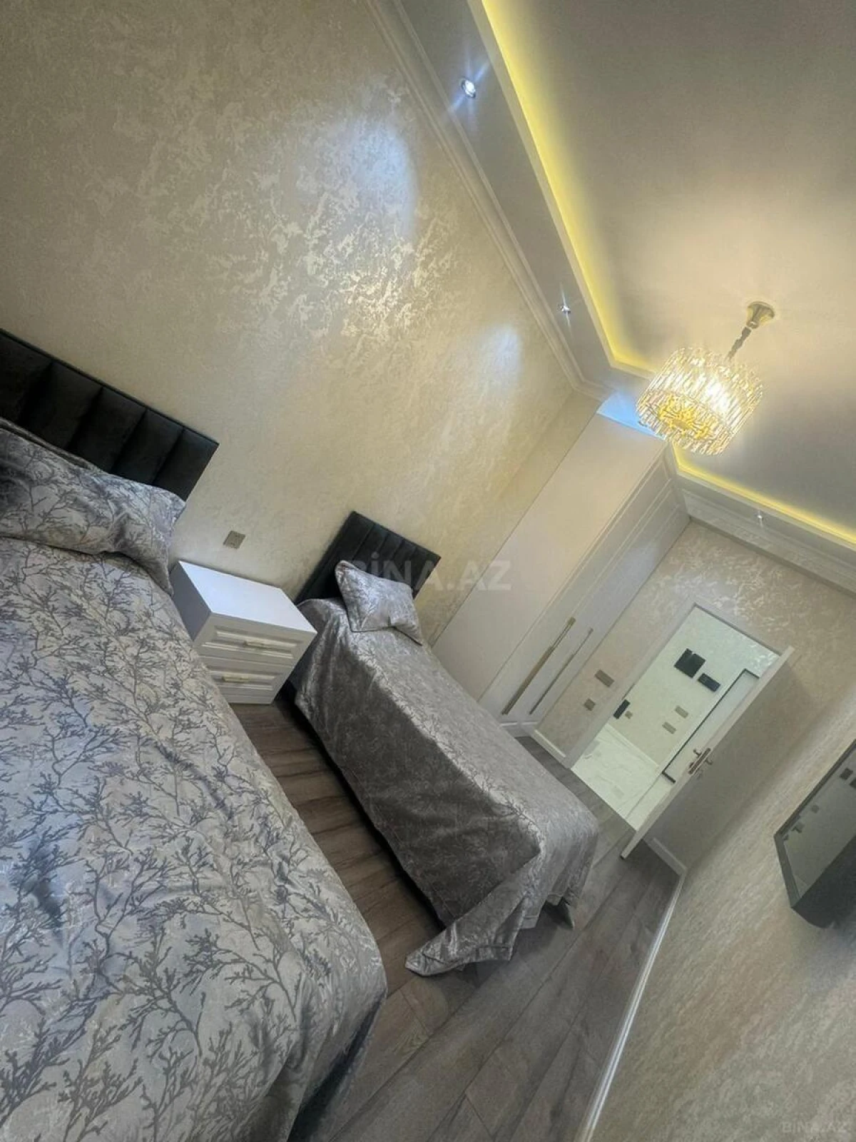 Satılır 3 otaqlı mənzil 106 m²