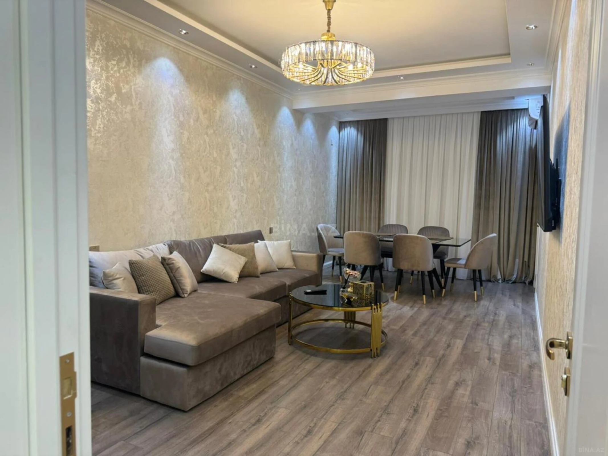 Satılır 3 otaqlı mənzil 106 m²