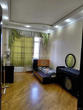 Satılır 3 otaqlı mənzil 178 m²