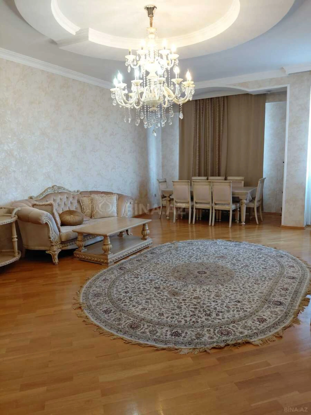 Satılır 3 otaqlı mənzil 178 m²