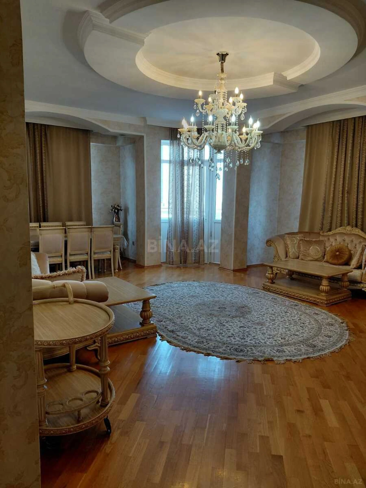 Satılır 3 otaqlı mənzil 178 m²