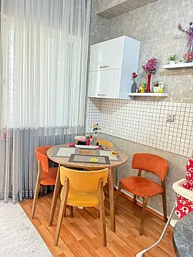 Satılır 2 otaqlı mənzil 93 m²