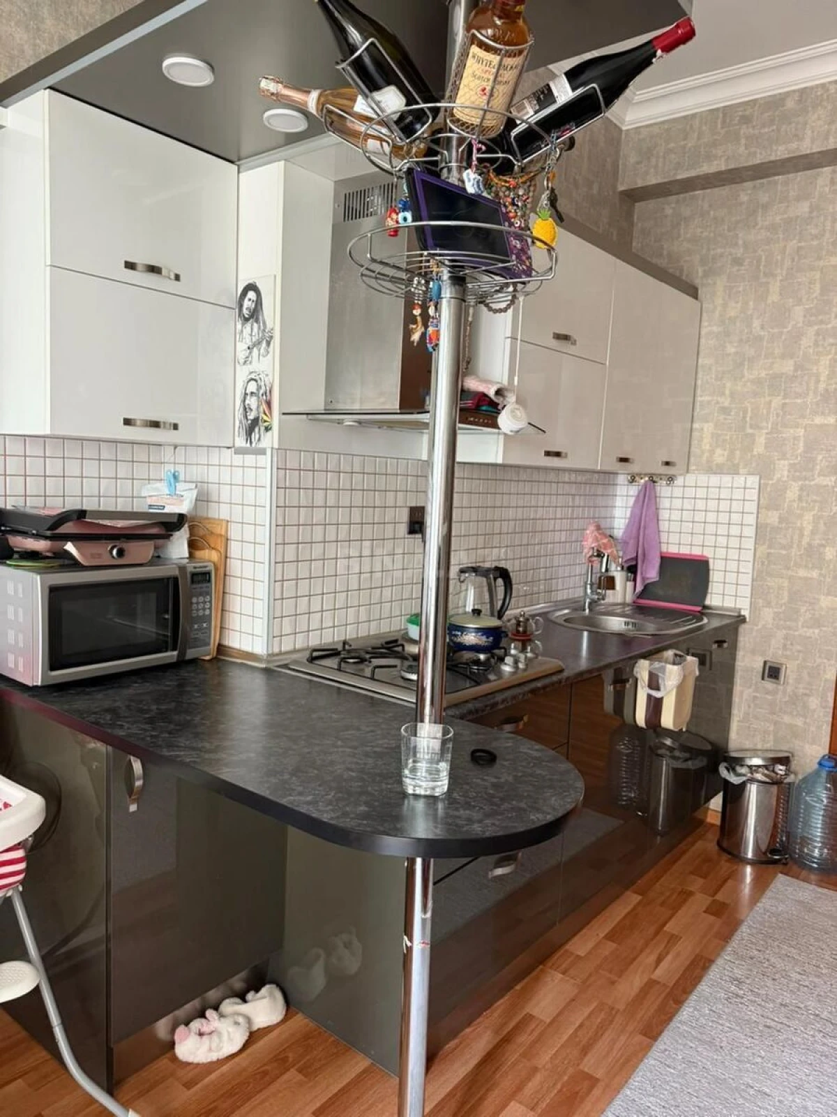 Satılır 2 otaqlı mənzil 93 m²