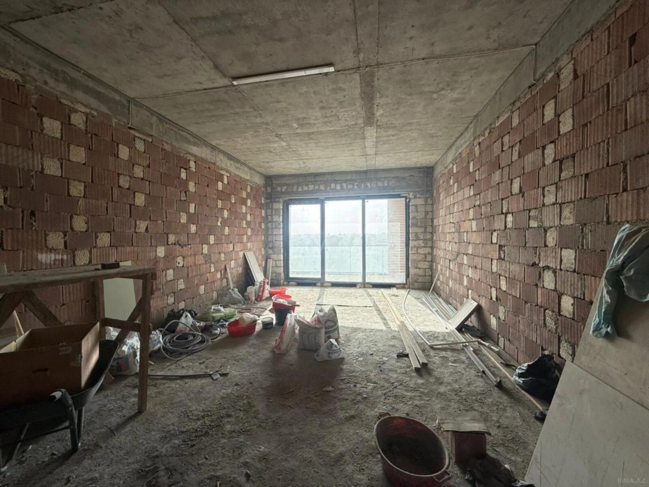 Satılır 1 otaqlı mənzil 58 m²